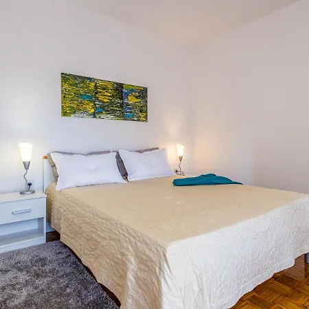 Dana - Uma151 By Interhome * Umag